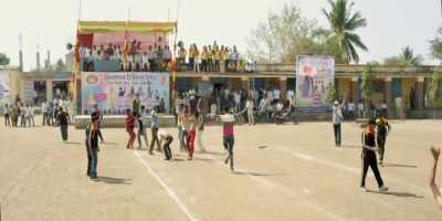 Let's put our hands together for
them, especially the captain. - Sairat