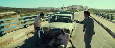 Let's run. - Escape from Mogadishu