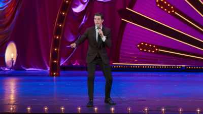 Let's say a guy pulls a knife on you
to mug you." - John Mulaney: Kid Gorgeous at Radio City
