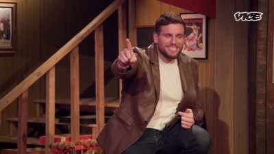 Let's say thanks
to our friends - Super Maximum Retro Show