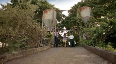 Let's see if Roger Seymour had a will. - Death in Paradise