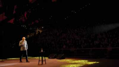 Let's see what I did.
All right, I'm doing good here. - Bill Burr: Live at Red Rocks