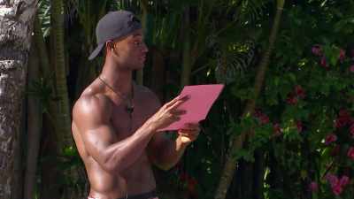 >> LET'S SEE, WHICH ISLANDER
TOOK THREE PEOPLE'S VIRGINITIES? - Love Island