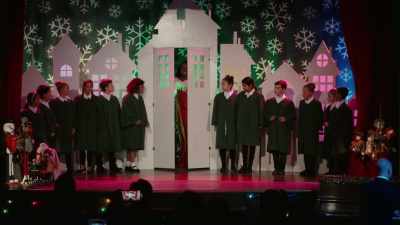 Let's show them
what we really can do! - Zoey's Extraordinary Christmas