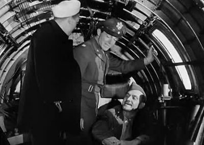 Let's sit in the radio compartment for takeoff - The Best Years of Our Lives
