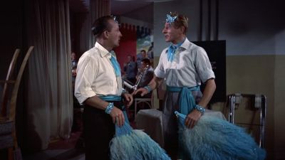 Let's take a bow - White Christmas