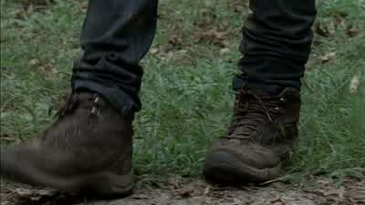 Let's take a walk. - The Walking Dead