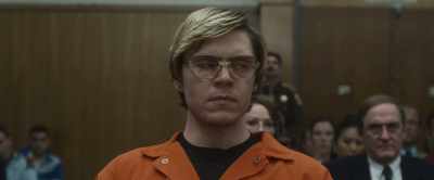 - Let's talk about it later.
- Yeah, but how does this happen? - Dahmer – Monster: The Jeffrey Dahmer Story