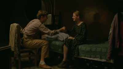 Let's try to lie on the bed together. - DAU. Degeneration