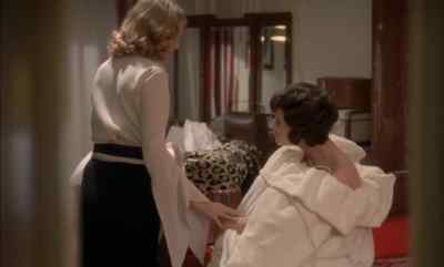 Let's try on my new frock. - The Conformist