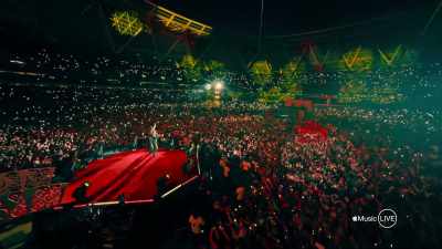 - Levez les mains !
- Sautez ! Sautez ! - Apple Music Live: Burna Boy