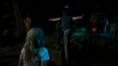 Levi, he's gonna kill him. - La Brea