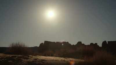 [Levy] The desert wind doesn't just sweep
away negative thoughts. - The Reluctant Traveler with Eugene Levy