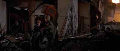 Lew! Help me! - Earthquake