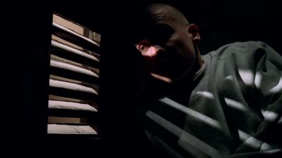 - Lewis, you there?
- Yeah. Yeah, I'm here, Linc. - Prison Break