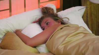 Liana just needs to do
what she's got to do - Love Island