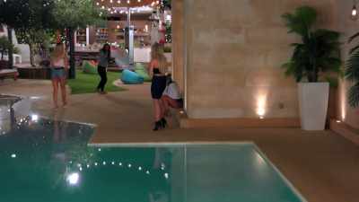 ‐LIANA: Kady, shut up.
‐It's absolutely massive - Love Island