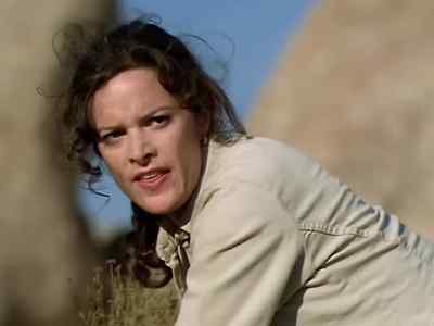 - Lieutenant!
- Hold it, guys. - The Pretender