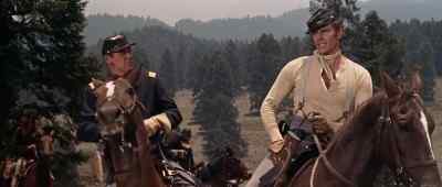 - Lieutenant!
- Sir? - Major Dundee