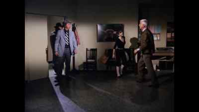 Lieutenant,
what are you doing here? - Police Squad!