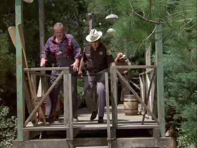 Lieutenant! What happened? - Murder, She Wrote