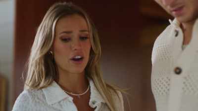 Life gets hard and you're
just ready to walk away? - Christmas in the Spotlight