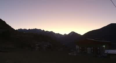 Life in Laya, it's cold, and it's remote. - Pole to Pole with Will Smith