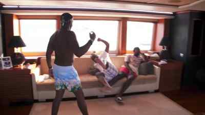 - Lift it! Up, up, up! - Below Deck Mediterranean