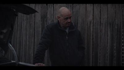 -Lift him up.-I am, man. Wait. - Mr Inbetween
