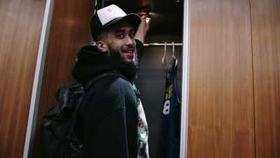 Light broke. They gave me the locker
with a broken light, - Destination NBA: A G League Odyssey