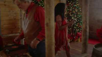  [light festive music] - Mistletoe in Montana