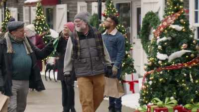 (light holiday music) - The Secret Gift of Christmas