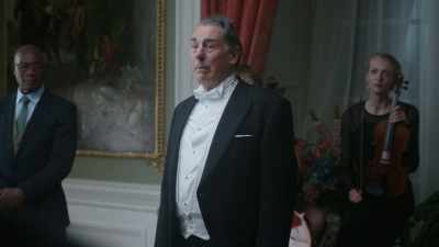 (light laughter)
But I'm going to give it a go. - The Reluctant Royal