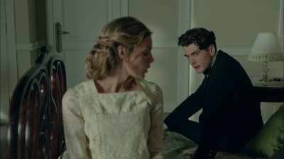 [LIGHT LAUGHTER] - Grand Hotel