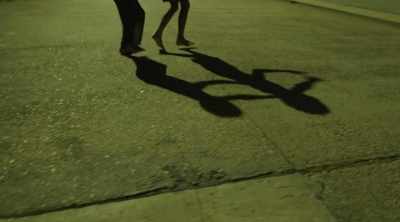 ♪ light music playing ♪ - Algiers, America