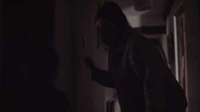 (light switch clicks)
(suspenseful music) - Tooth Fairy: Queen of Pain