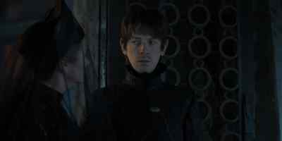 (light, tense music playing) - Dune: Prophecy