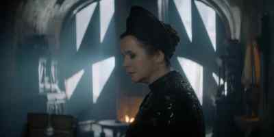 (light, tense music playing) - Dune: Prophecy