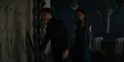 (light, tense music playing) - Dune: Prophecy