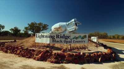Lightning Ridge,
source of the legendary black opal. - Outback Opal Hunters