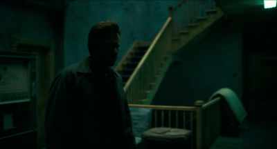 [lights buzzing] - Doctor Sleep