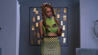 ♪ Lights, camera,
ready for that action ♪ - Life-Size 2