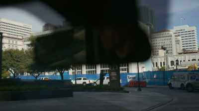 - Lights.
[engine revving] - The Crime of the Century