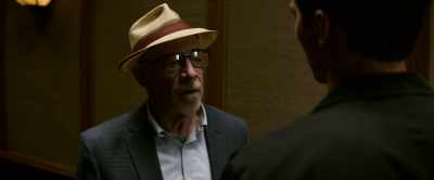 ♪ Lights out I'm all over ya ♪ - Juror #2