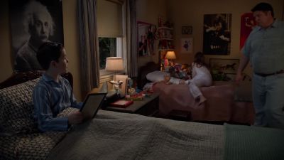 - Lights out?
- In a minute. - Young Sheldon