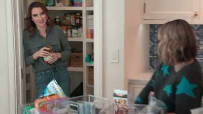 Like a little cat burglar? [laughs] - Get Organized with The Home Edit