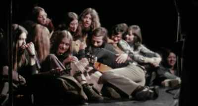 Like a pile of people making love - Marianne & Leonard: Words of Love