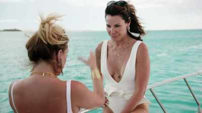 Like, you are, like,
a total sensual woman. - The Real Housewives Ultimate Girls Trip