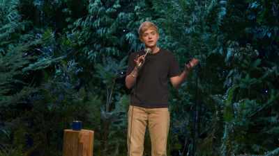 Like, at this point,
we both have big exes in our past. - Mae Martin: SAP