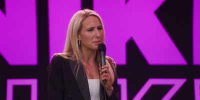Like, you can do clit stuff or whatever,
but truly, having been penetrated, - Nikki Glaser: Bangin'